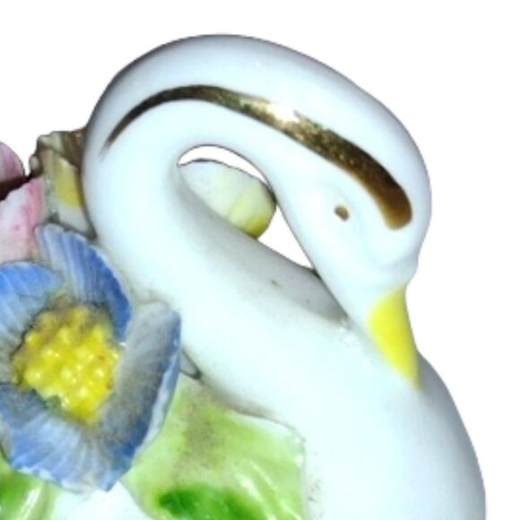 Vintage Royal Adderley Swan Decorated with Flower Bouquet Bone China - Picture 8 of 8